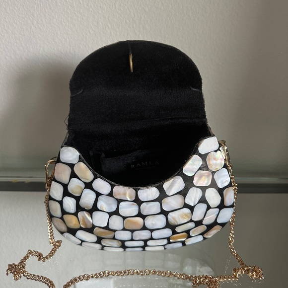Ramla the pearly shell handbag. NWOT - Picture 2 of 8